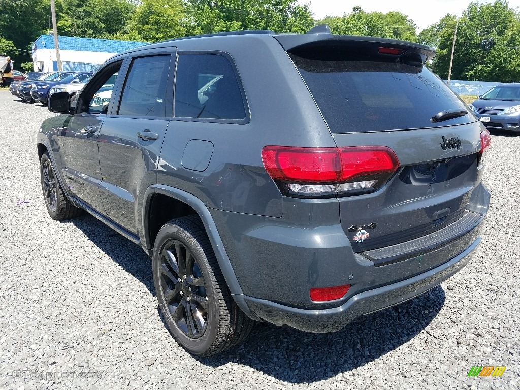 2017 Grand Cherokee Laredo 4x4 - Diamond Black Crystal Pearl / Black photo #4