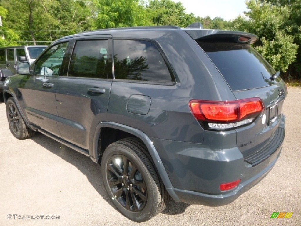 2017 Grand Cherokee Laredo 4x4 - Rhino / Black photo #3