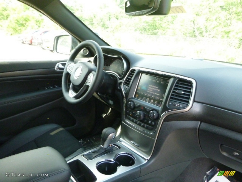 2017 Grand Cherokee Laredo 4x4 - Rhino / Black photo #12