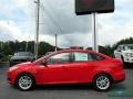 Race Red - Focus SE Sedan Photo No. 2