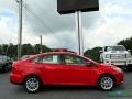Race Red - Focus SE Sedan Photo No. 6