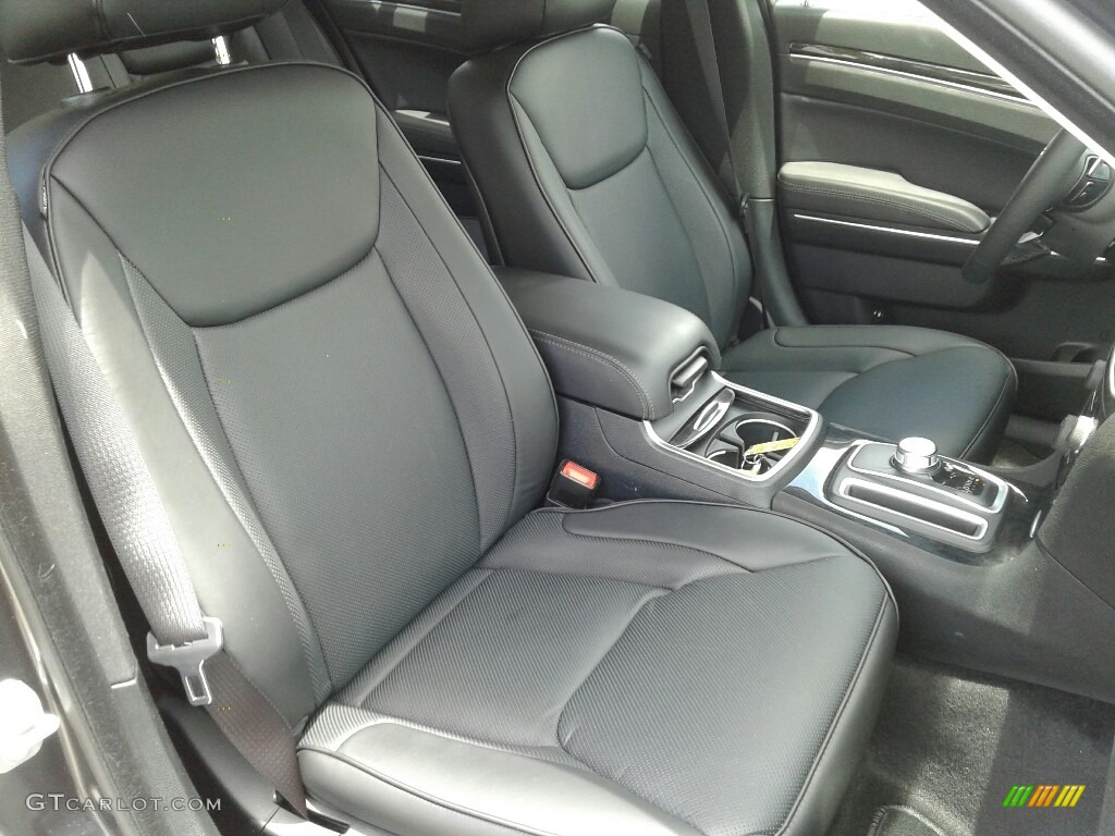 Black Interior 2017 Chrysler 300 C Photo #121279508
