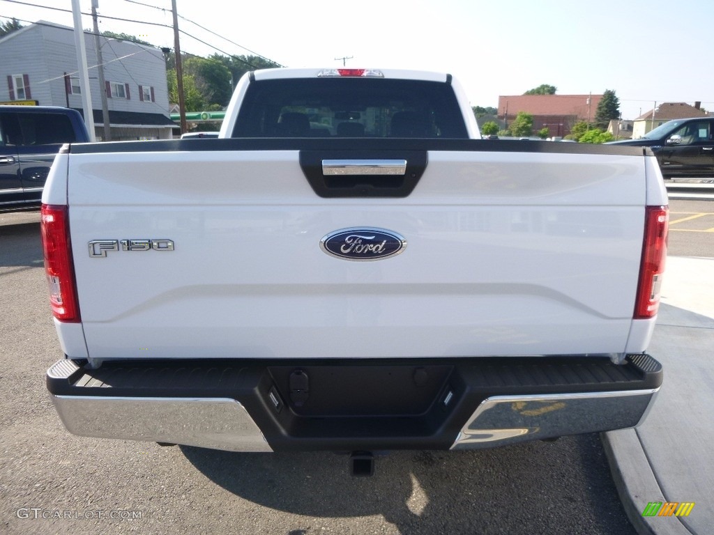 2017 F150 XLT SuperCab 4x4 - Oxford White / Earth Gray photo #6