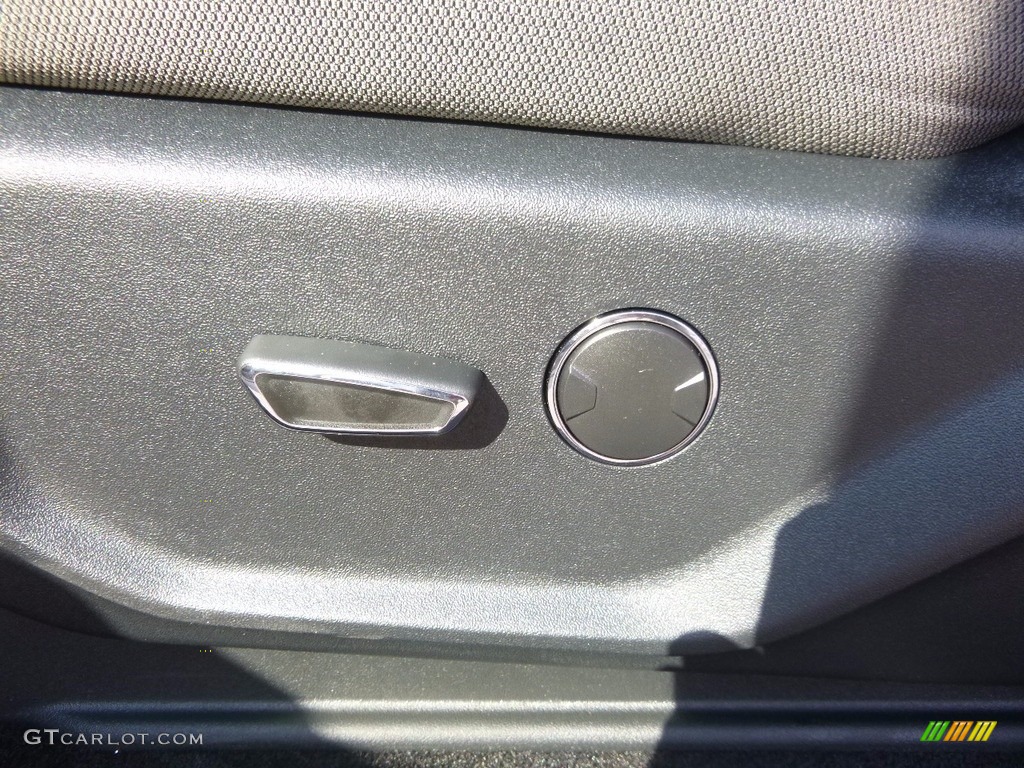 2017 F150 XLT SuperCab 4x4 - Oxford White / Earth Gray photo #14