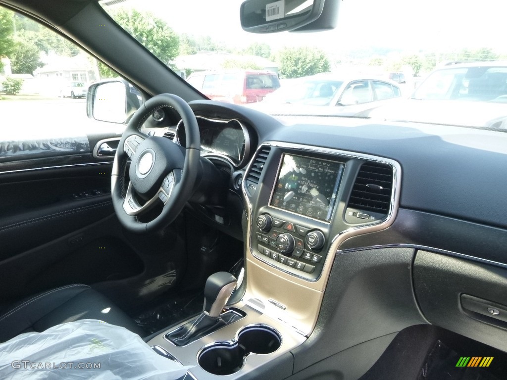 2017 Grand Cherokee Limited 4x4 - Diamond Black Crystal Pearl / Black photo #11