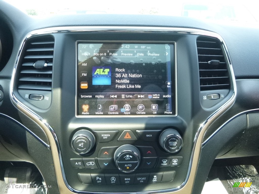 2017 Grand Cherokee Limited 4x4 - Diamond Black Crystal Pearl / Black photo #16