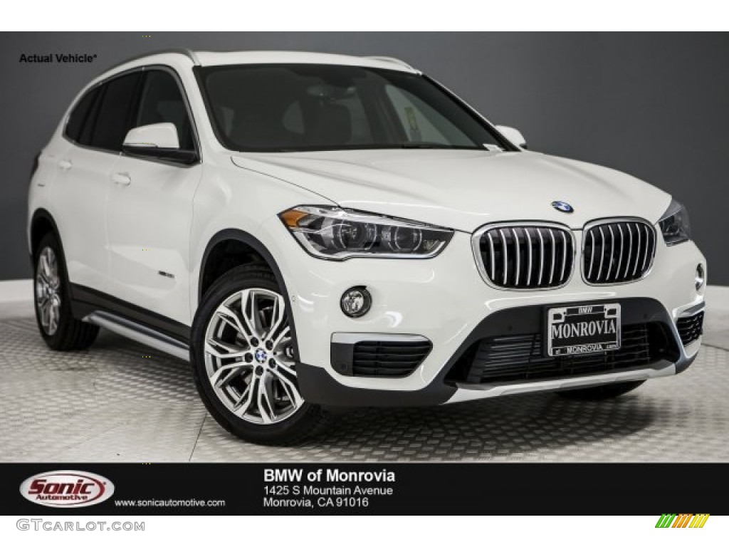 Alpine White BMW X1