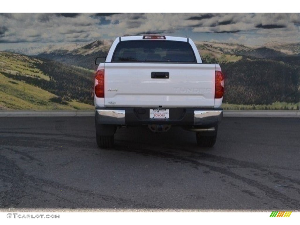 2017 Tundra SR5 CrewMax 4x4 - Super White / Black photo #4