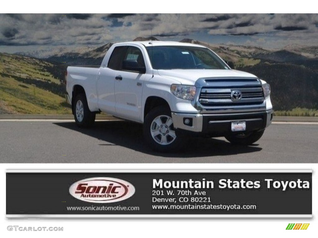 2017 Tundra SR5 Double Cab 4x4 - Super White / Black photo #1