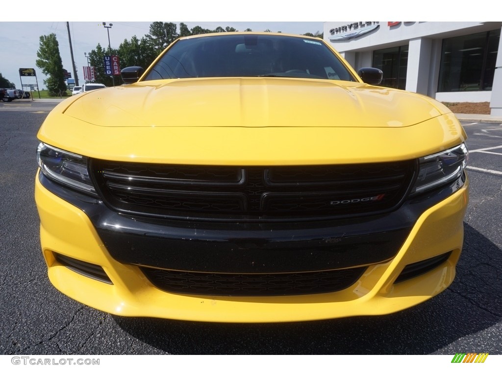 2017 Charger SE - Yellow Jacket / Black photo #2