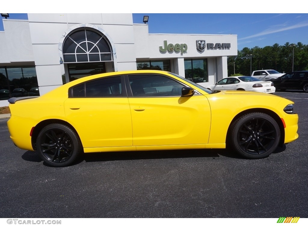 2017 Charger SE - Yellow Jacket / Black photo #8