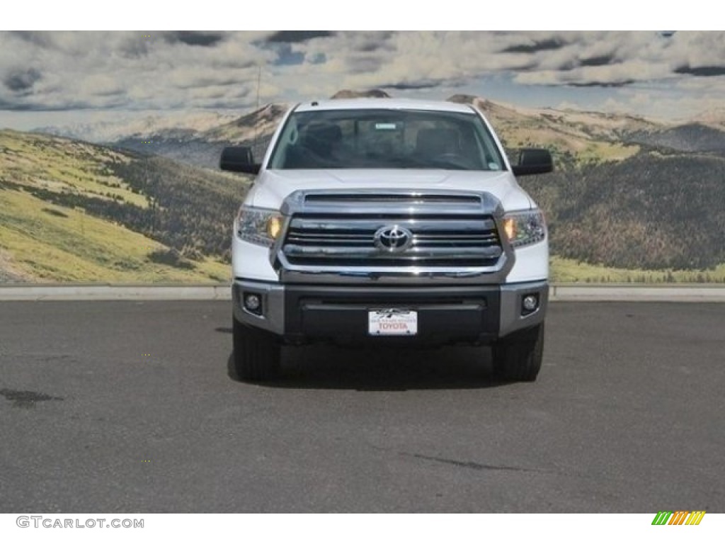 2017 Tundra SR5 Double Cab 4x4 - Super White / Black photo #2