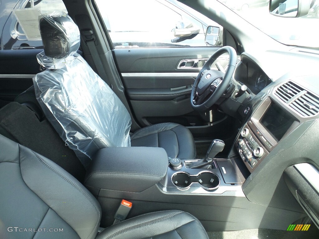 2017 Explorer XLT 4WD - Shadow Black / Ebony Black photo #3