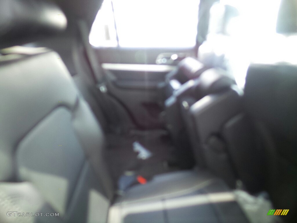 2017 Explorer XLT 4WD - Shadow Black / Ebony Black photo #4