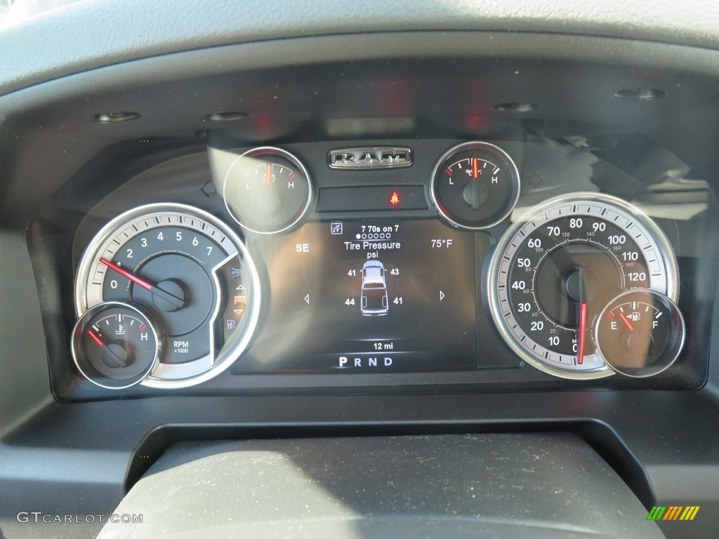 2017 1500 Big Horn Crew Cab 4x4 - Bright Silver Metallic / Black/Diesel Gray photo #10