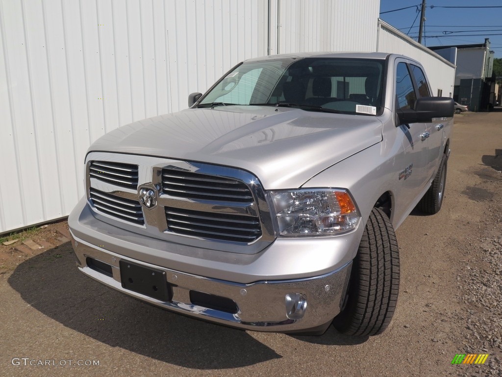 2017 1500 Big Horn Crew Cab 4x4 - Bright Silver Metallic / Black/Diesel Gray photo #4