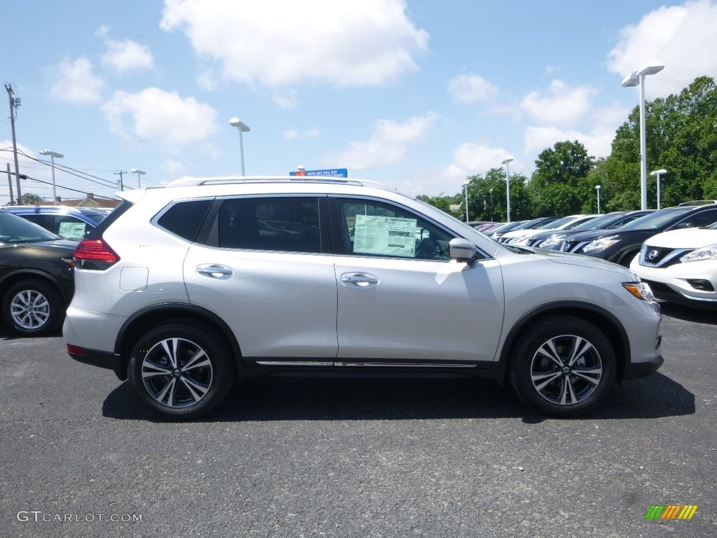 2017 Rogue SL AWD - Brilliant Silver / Charcoal photo #3