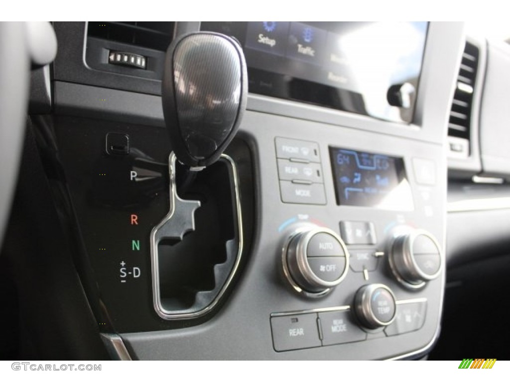 2017 Toyota Sienna SE Transmission Photos