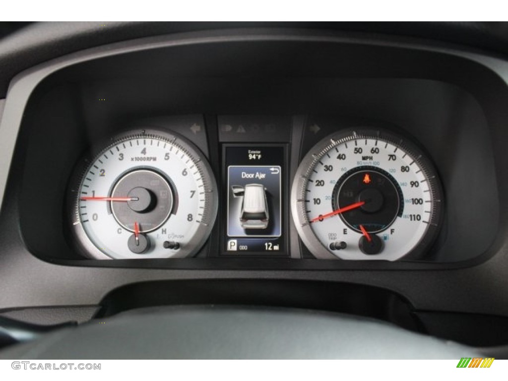 2017 Toyota Sienna SE Gauges Photos