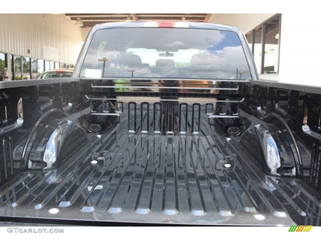 2017 F150 XLT SuperCrew - Shadow Black / Earth Gray photo #24