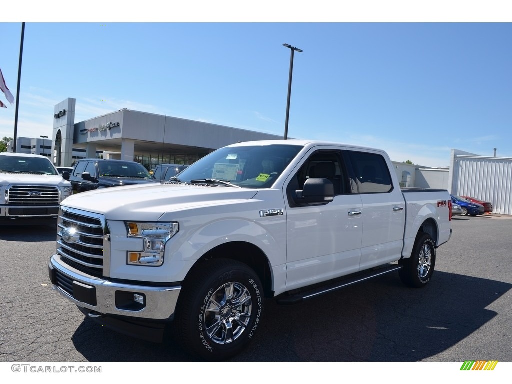 2017 F150 XLT SuperCrew 4x4 - Oxford White / Earth Gray photo #3