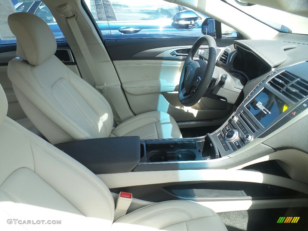 Cappuccino Interior 2017 Lincoln MKZ Premier Photo #121337900