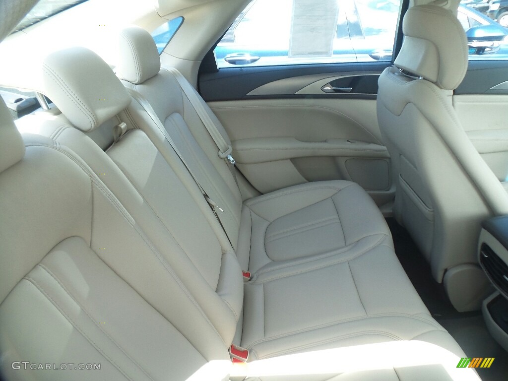 Cappuccino Interior 2017 Lincoln MKZ Premier Photo #121337930