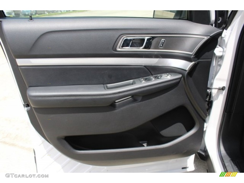 2017 Explorer XLT - White Platinum / Ebony Black photo #8