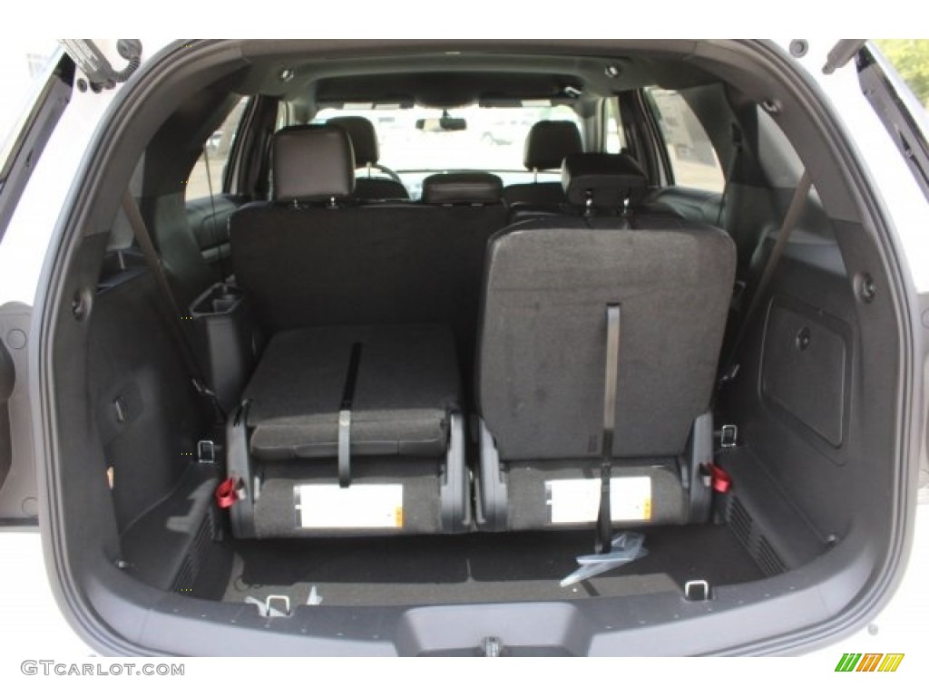 2017 Explorer XLT - White Platinum / Ebony Black photo #21