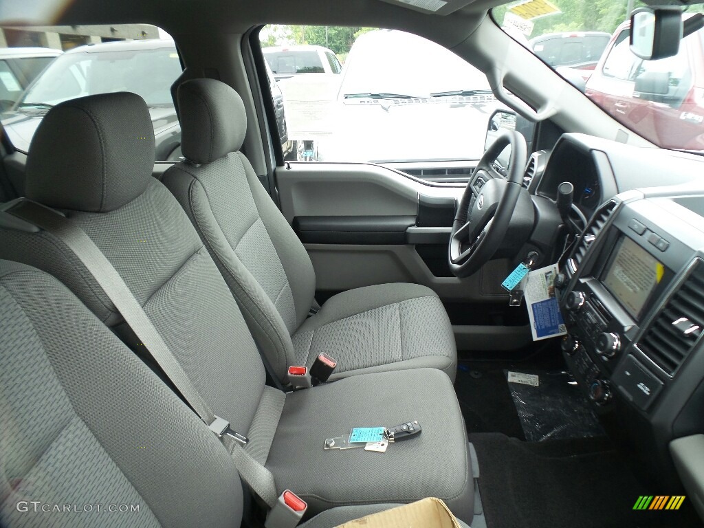 2017 F150 XLT SuperCrew 4x4 - Ingot Silver / Earth Gray photo #4