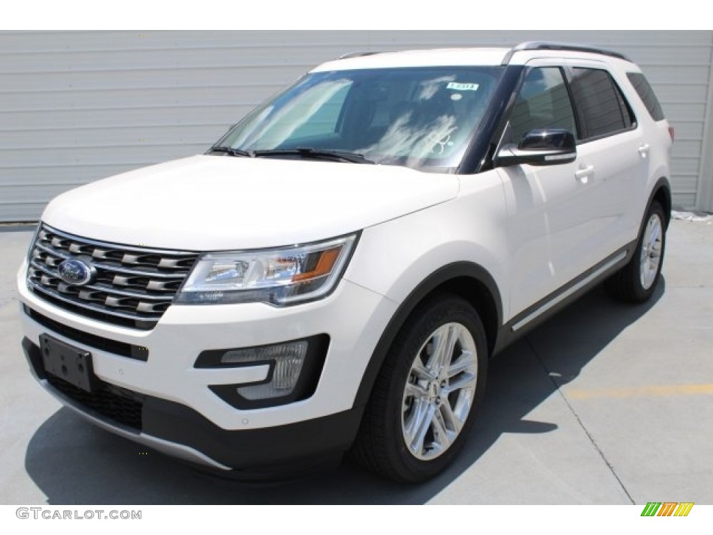 2017 Explorer XLT - White Platinum / Ebony Black photo #3