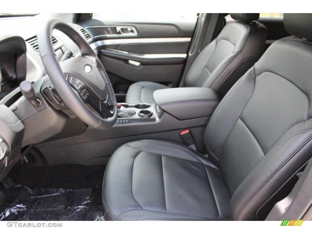 2017 Explorer XLT - White Platinum / Ebony Black photo #10