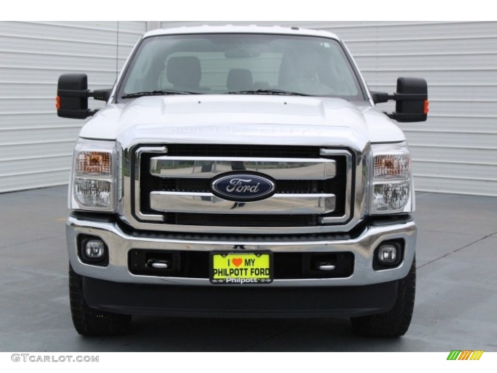 2015 F250 Super Duty XLT Crew Cab 4x4 - Oxford White / Steel photo #2