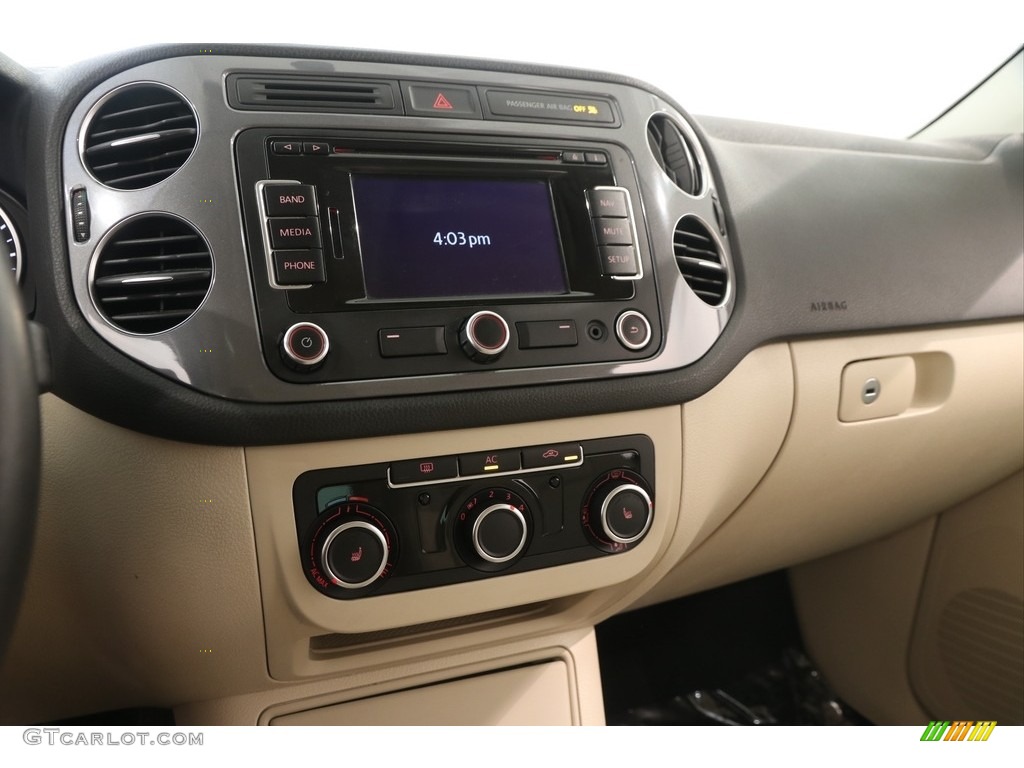 2012 Tiguan SE 4Motion - Deep Black Metallic / Beige photo #9