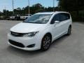 Bright White 2017 Chrysler Pacifica Limited