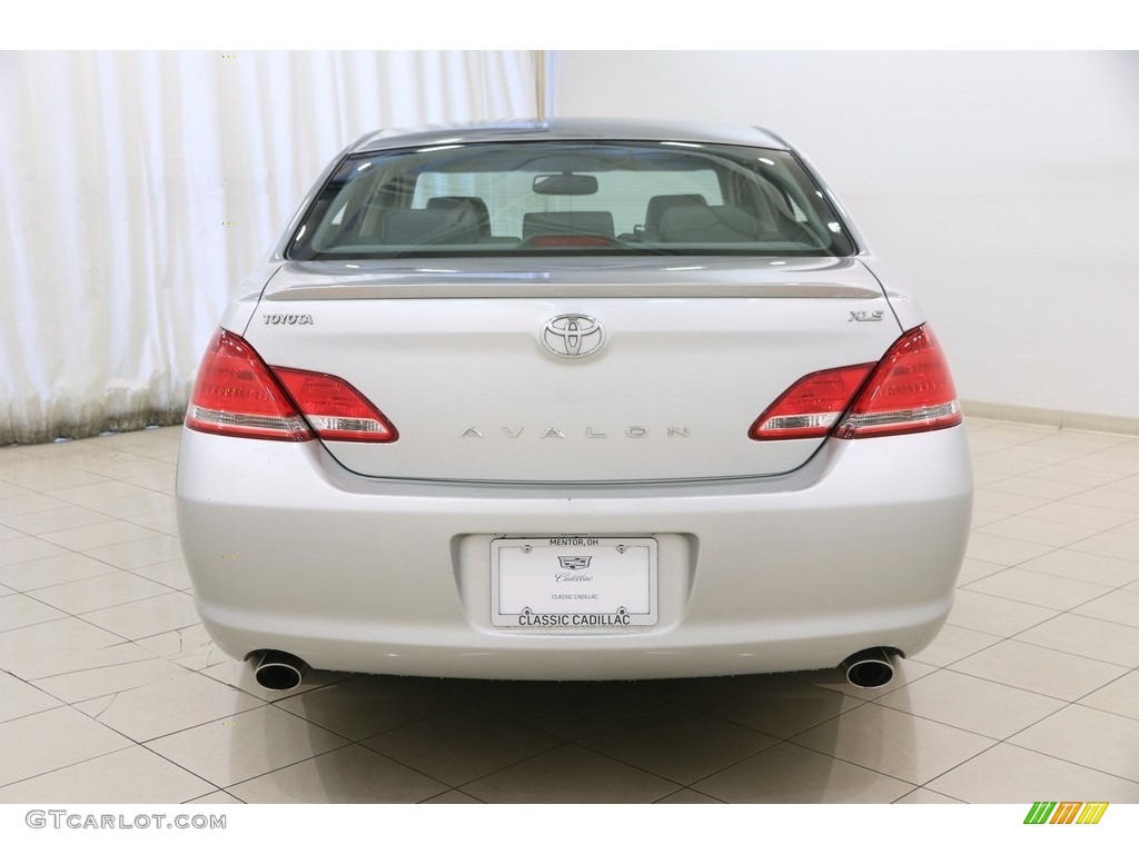 2005 Avalon XLS - Titanium Metallic / Graphite Gray photo #19