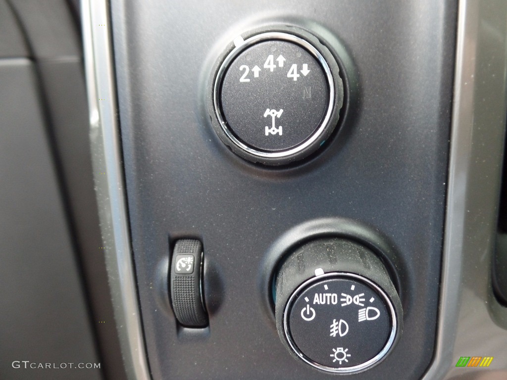 2017 Chevrolet Silverado 3500HD High Country Crew Cab Dual Rear Wheel 4x4 Controls Photo #121356611