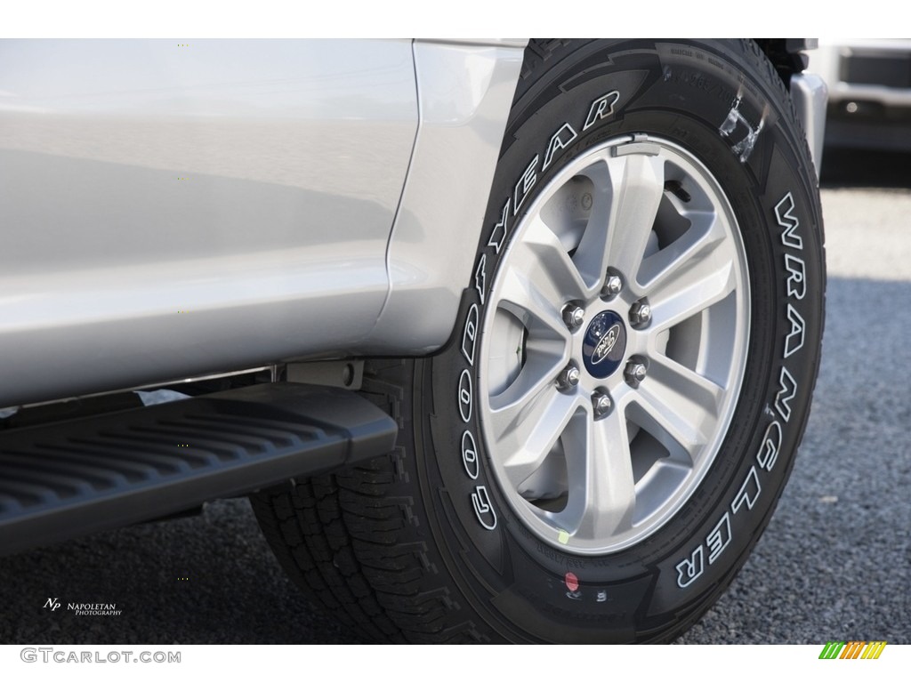 2017 F150 XL SuperCrew 4x4 - Ingot Silver / Earth Gray photo #4