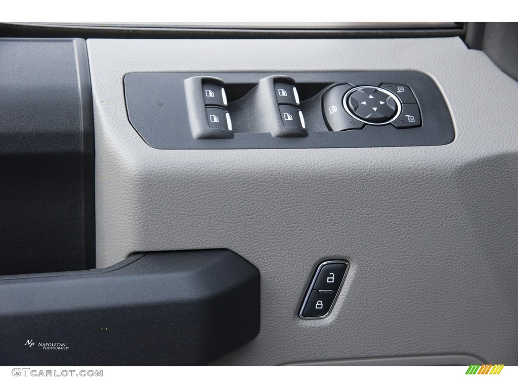 2017 F150 XL SuperCrew 4x4 - Ingot Silver / Earth Gray photo #5