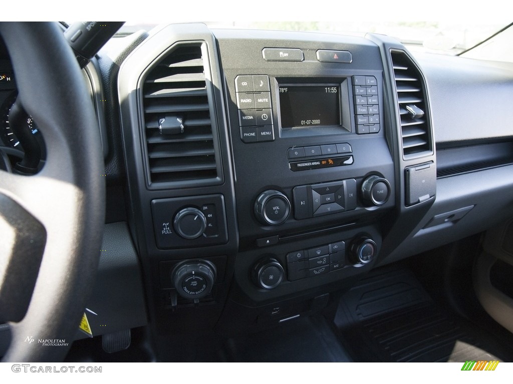 2017 F150 XL SuperCrew 4x4 - Ingot Silver / Earth Gray photo #12