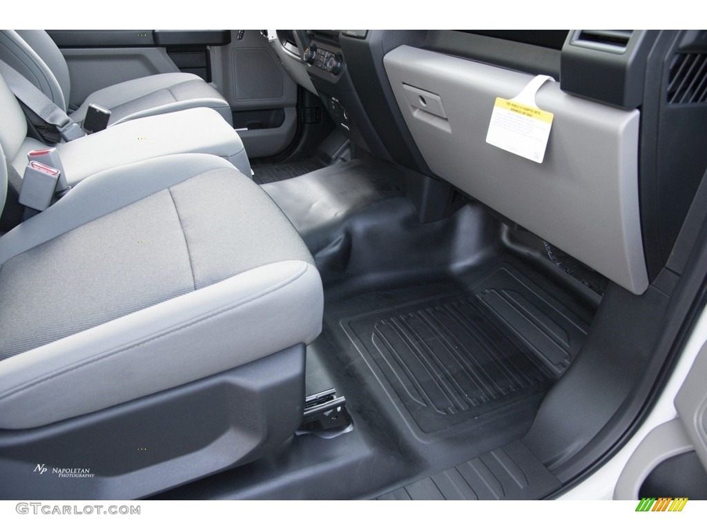 2017 F150 XL Regular Cab 4x4 - Oxford White / Earth Gray photo #9