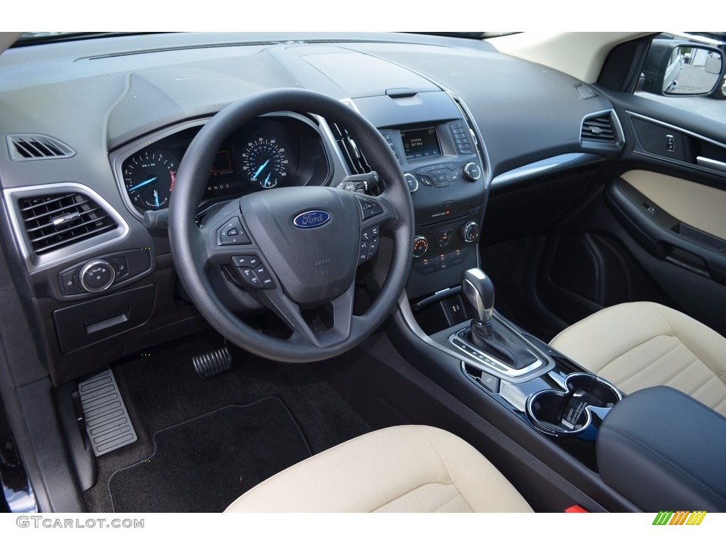 2017 Ford Edge SE Interior Color Photos