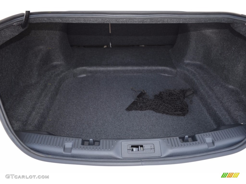 2017 Ford Taurus Limited Trunk Photos