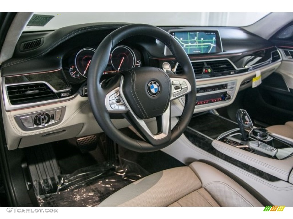 2018 BMW 7 Series 750i Sedan Ivory White/Black Dashboard Photo #121371106