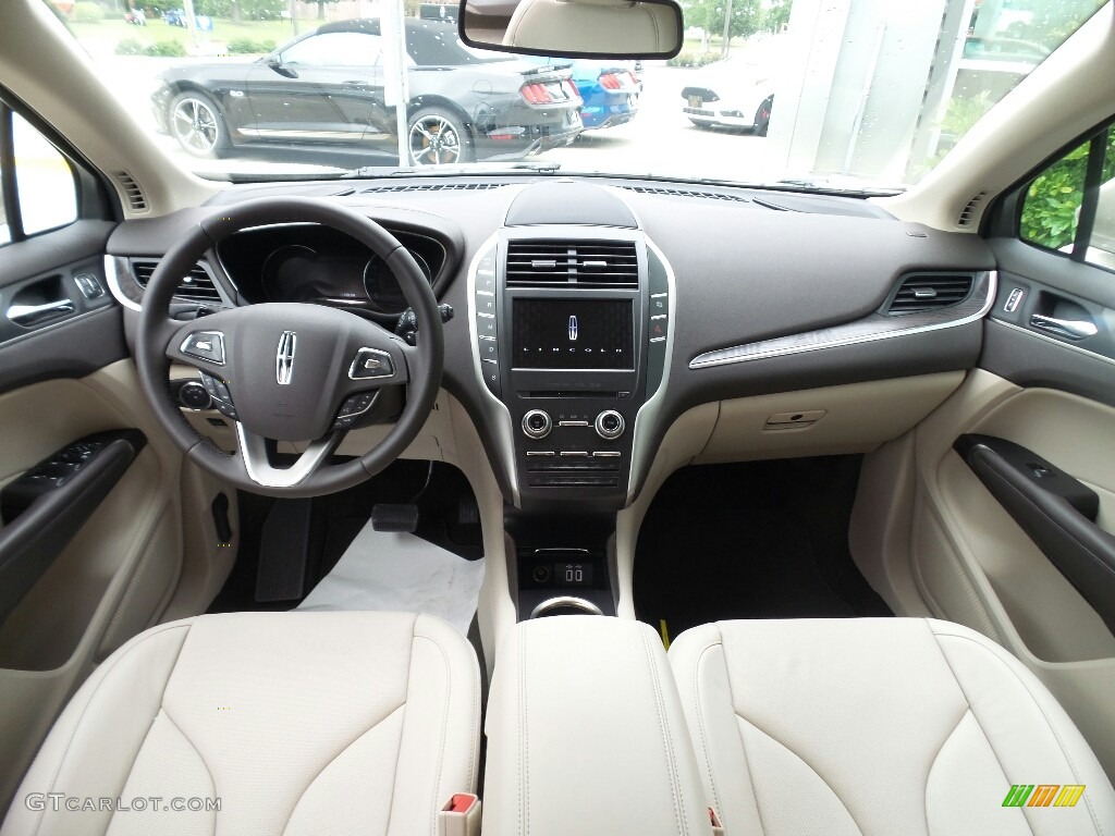 Cappuccino Interior 2017 Lincoln MKC Reserve AWD Photo #121376108