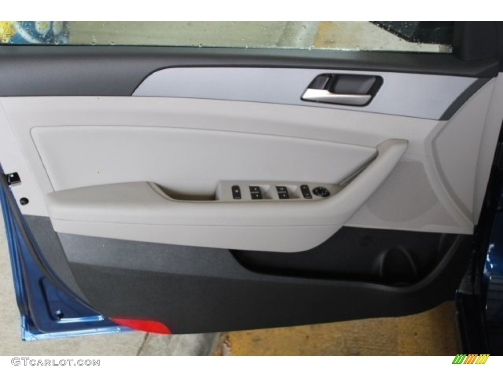 2018 Hyundai Sonata SEL Gray Door Panel Photo #121382111