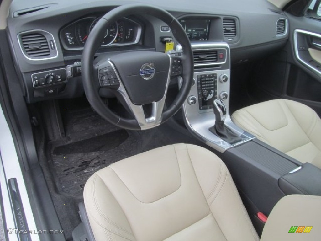 Soft Beige Interior 2017 Volvo S60 T5 AWD Photo #121385581
