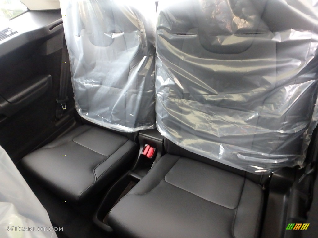 2018 Volvo XC90 T6 AWD Momentum Rear Seat Photo #121389539