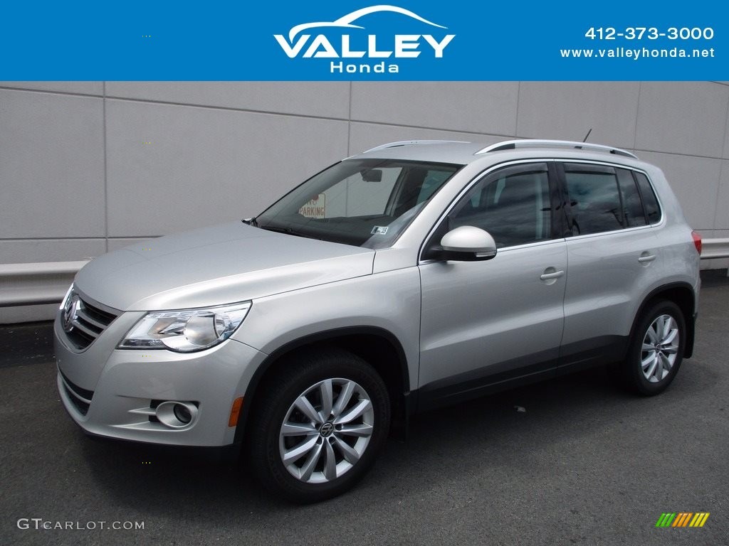 White Gold Metallic Volkswagen Tiguan