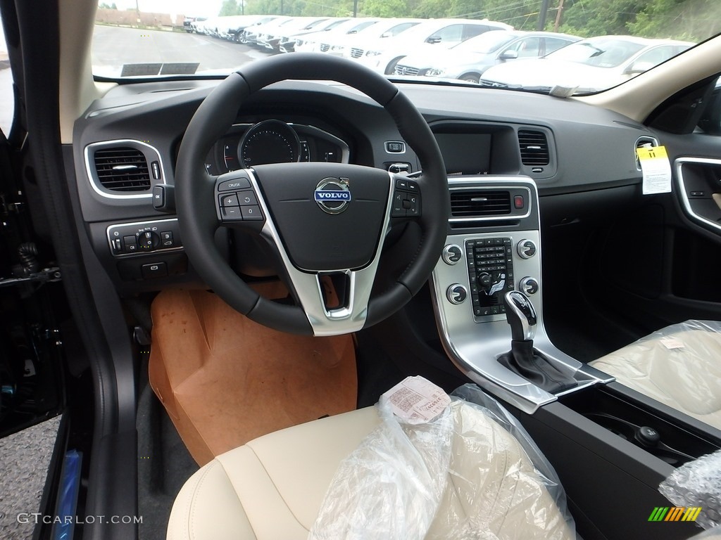 Black Interior 2018 Volvo S60 T5 AWD Dynamic Photo #121390266